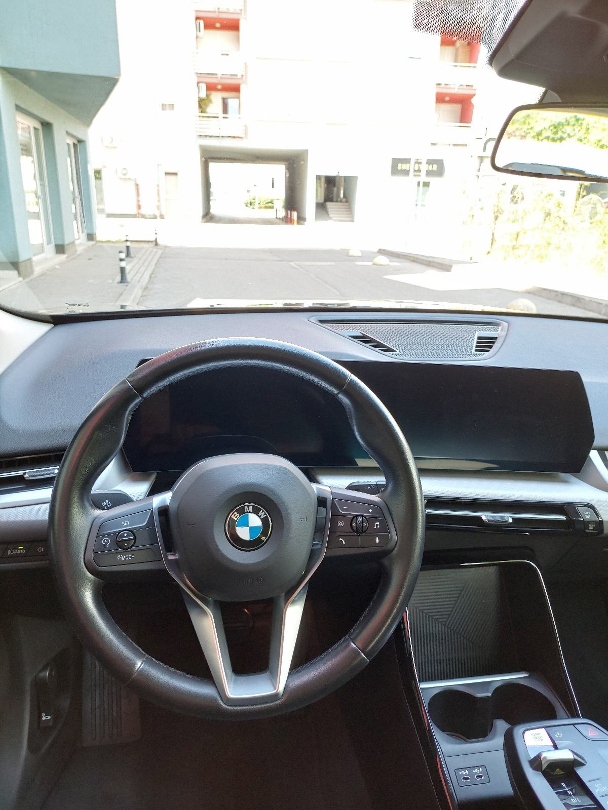 BMW X1 2.0d, X LINE SPORT 1.VL.,reg.7.2027.,KAMERA 360°,GARAŽIRAN, ZG, fotografija 15