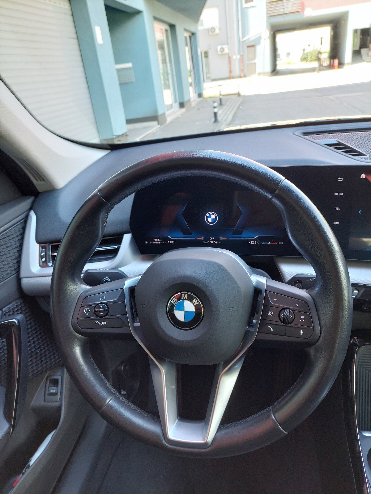 BMW X1 2.0d, X LINE SPORT 1.VL.,reg.7.2027.,KAMERA 360°,GARAŽIRAN, ZG, fotografija 18