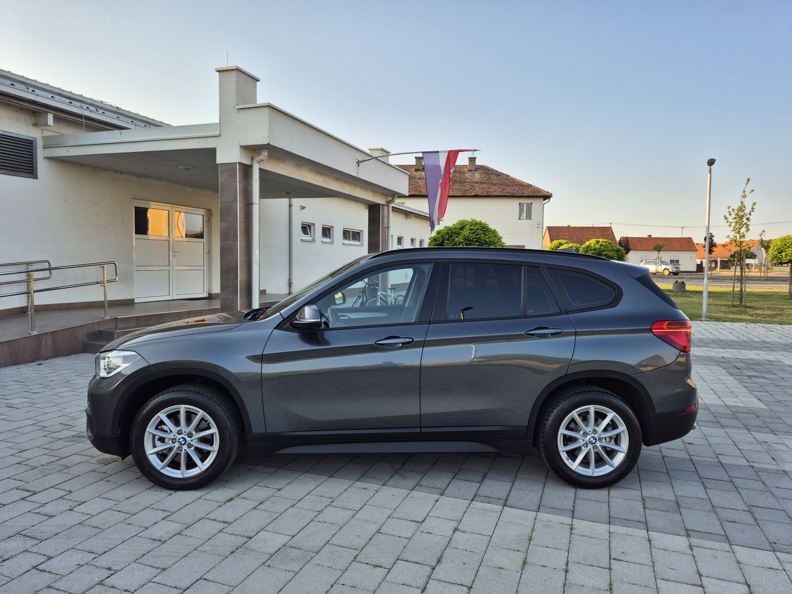 BMW X1 20d xDrive 140kw/190ks 4x4,LED,kuka,senzori,grijanje sjedala, fotografija 4