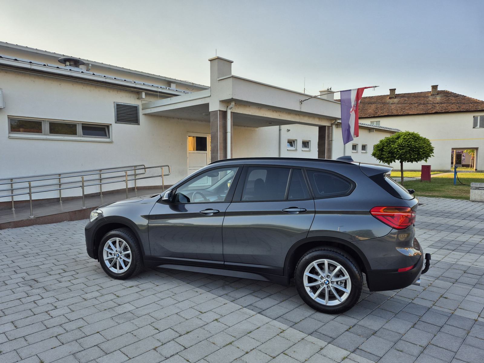 BMW X1 20d xDrive 140kw/190ks 4x4,LED,kuka,senzori,grijanje sjedala, fotografija 5