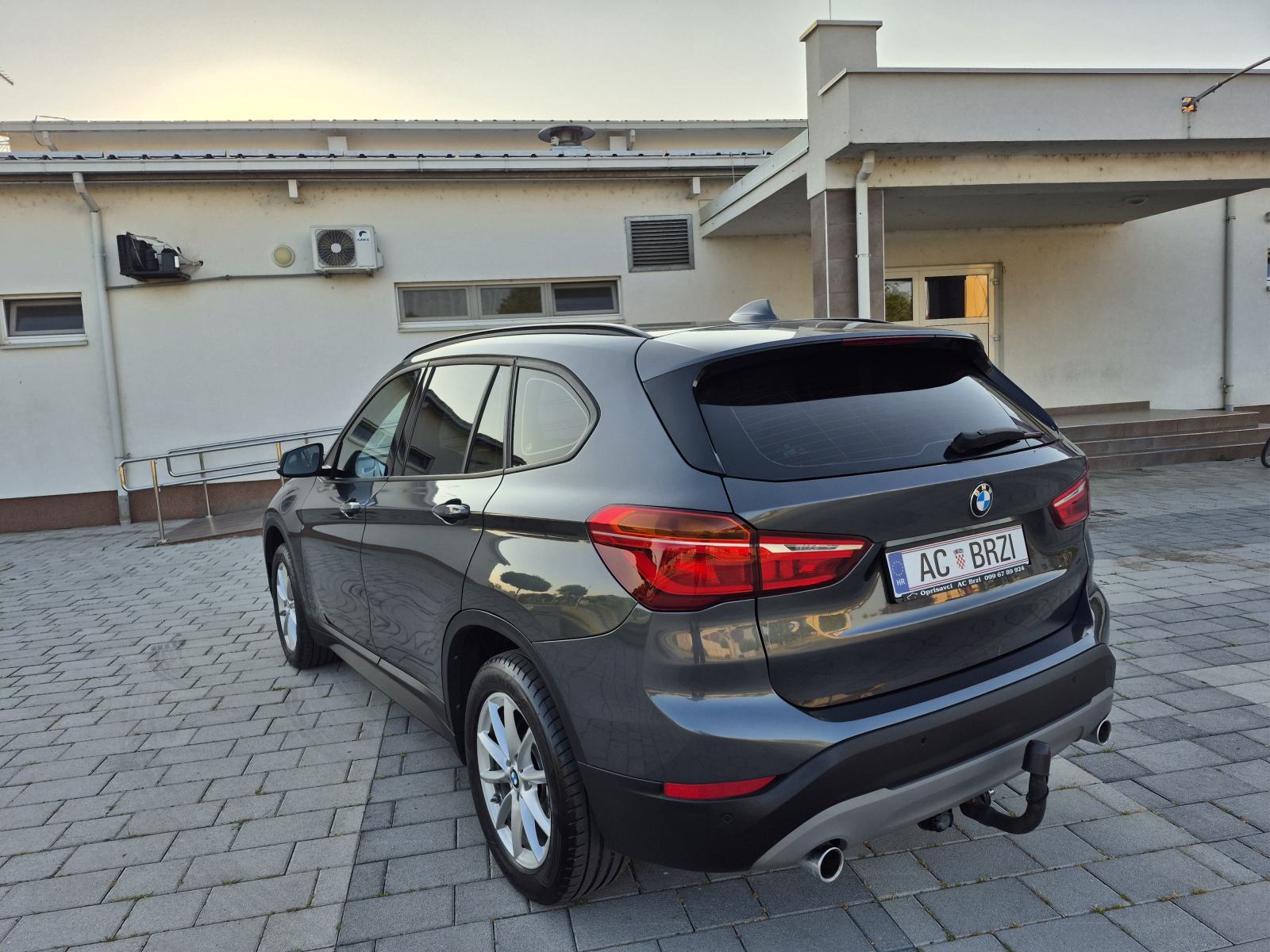 BMW X1 20d xDrive 140kw/190ks 4x4,LED,kuka,senzori,grijanje sjedala, fotografija 7