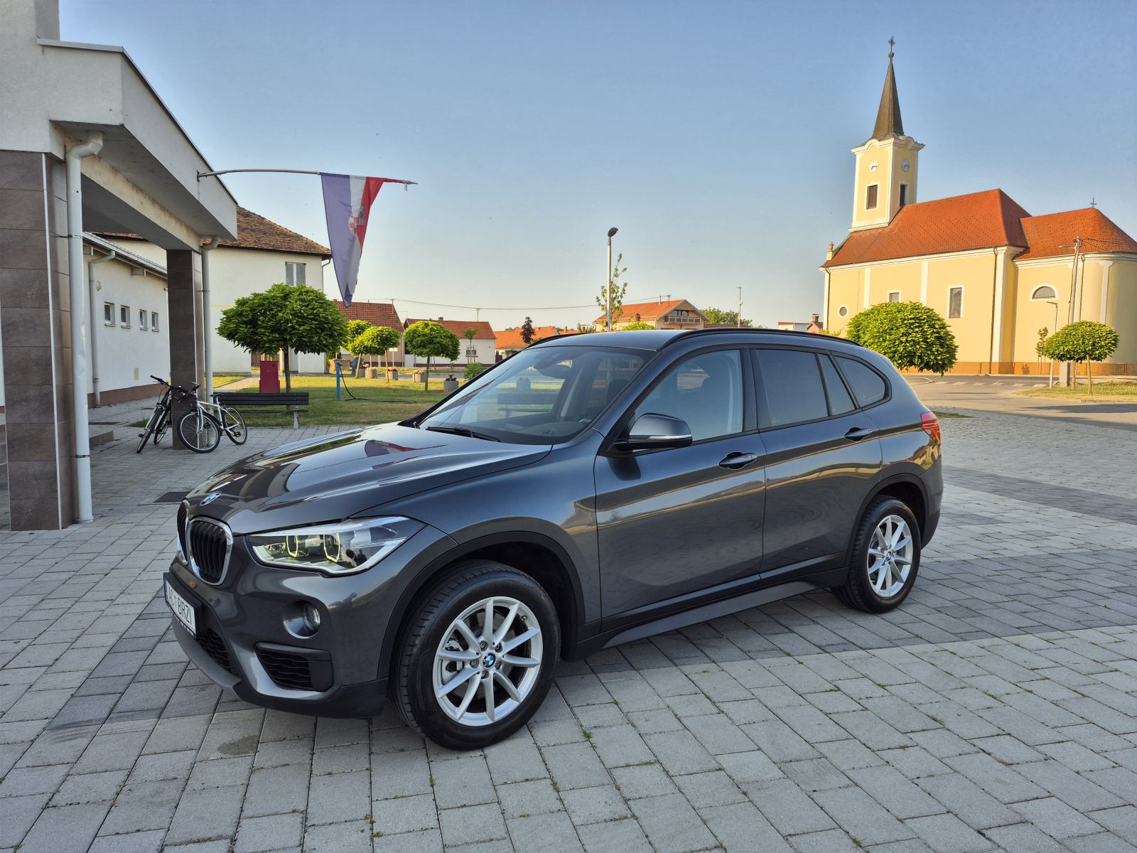 BMW X1 20d xDrive 140kw/190ks 4x4,LED,kuka,senzori,grijanje sjedala, fotografija 3