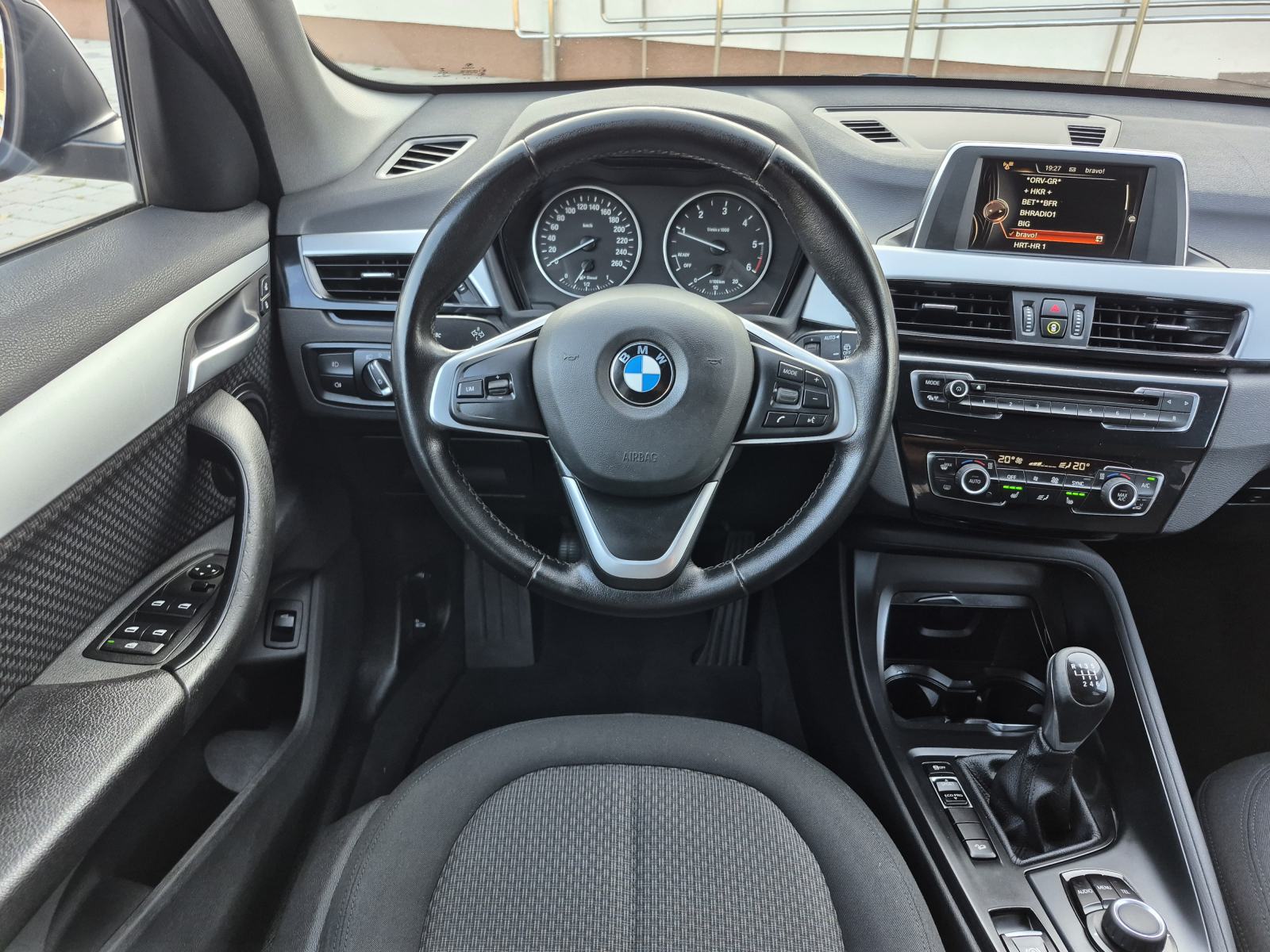BMW X1 20d xDrive 140kw/190ks 4x4,LED,kuka,senzori,grijanje sjedala, fotografija 19