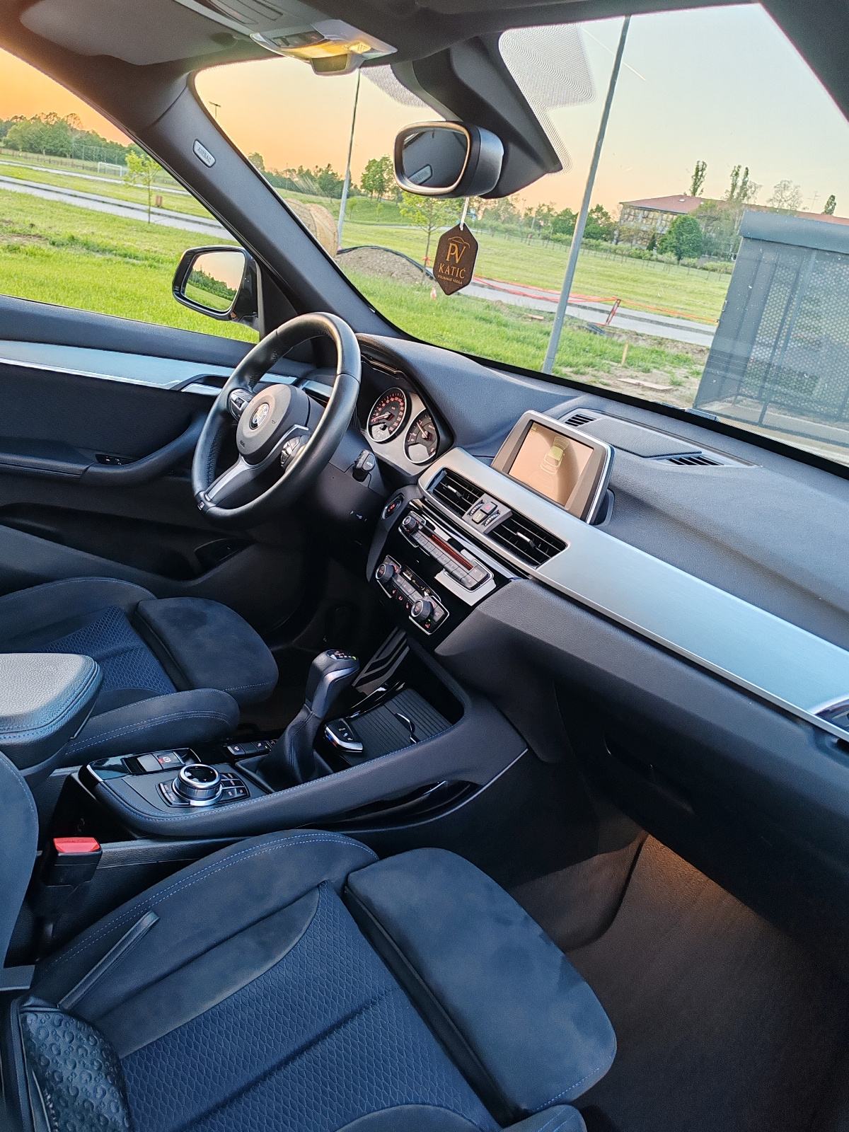 BMW X1 20d Xdrive, M-SPORT,AUTOMATIK,LED, NAVI, fotografija 17