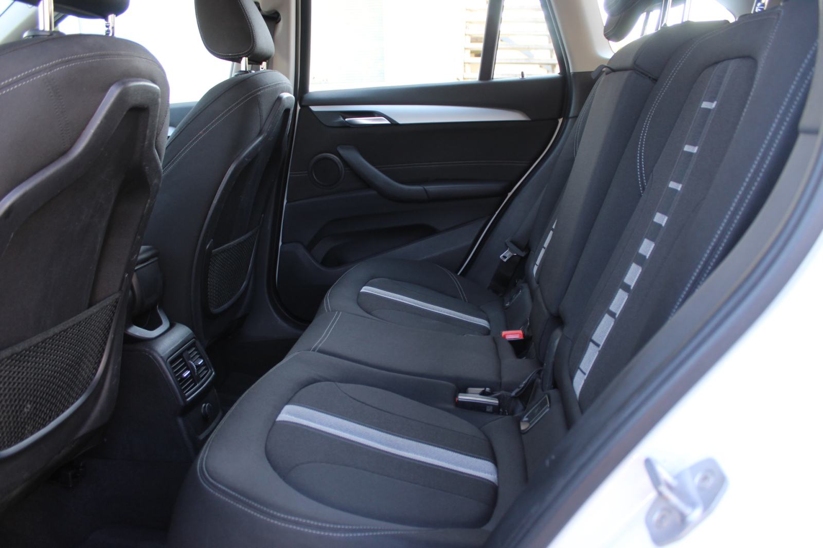 BMW X1 20i AUTOMATIK, LED, ALU 18", NAVIGACIJA, SP. SJEDALA, GARANCIJA, fotografija 9
