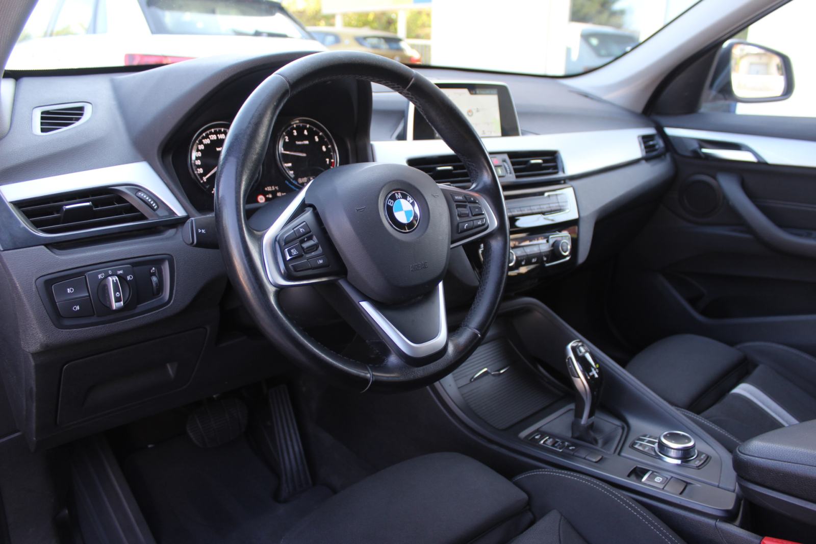 BMW X1 20i AUTOMATIK, LED, ALU 18", NAVIGACIJA, SP. SJEDALA, GARANCIJA, fotografija 11