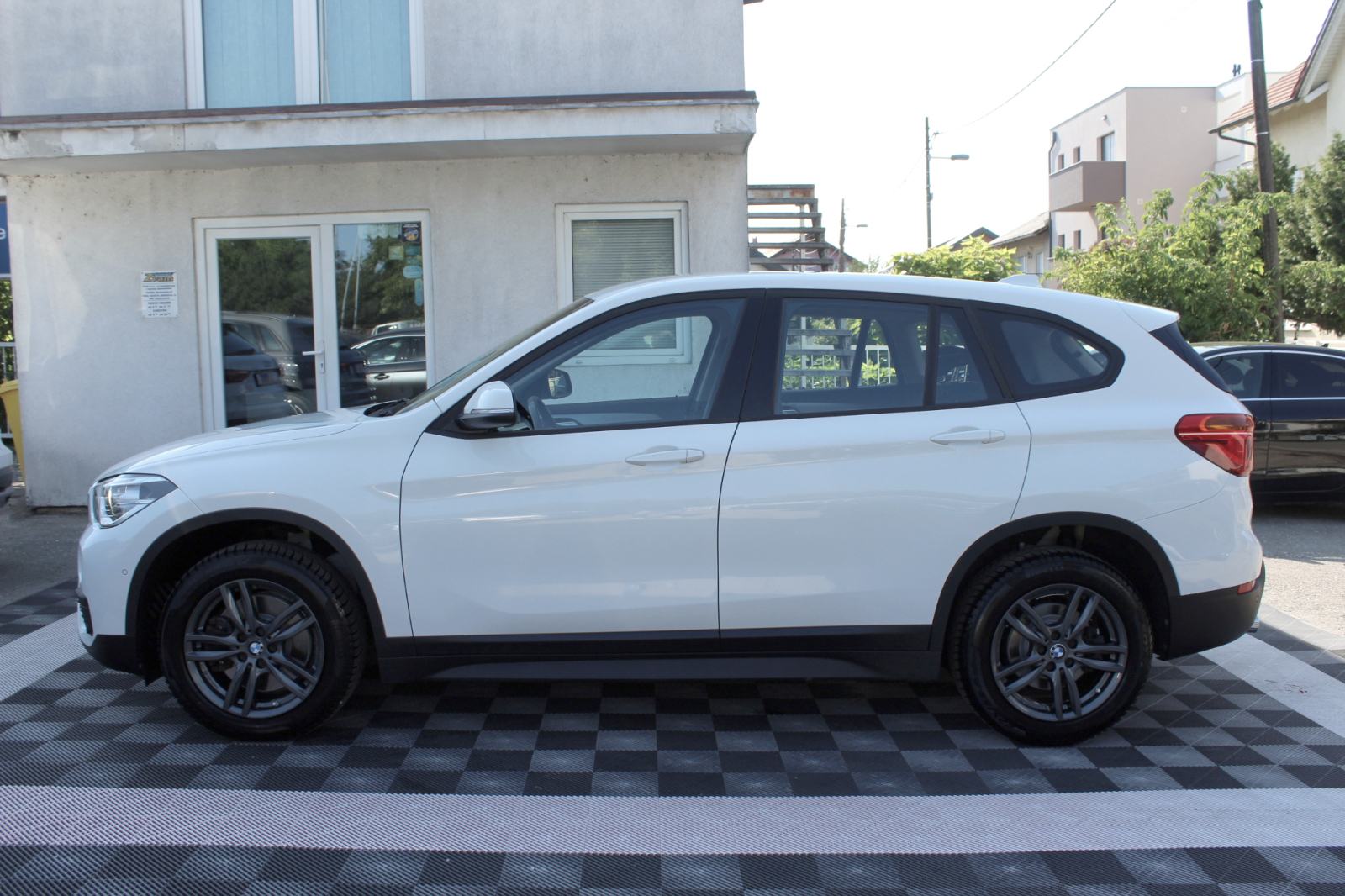 BMW X1 20i AUTOMATIK, LED, ALU 18", NAVIGACIJA, SP. SJEDALA, GARANCIJA, fotografija 4