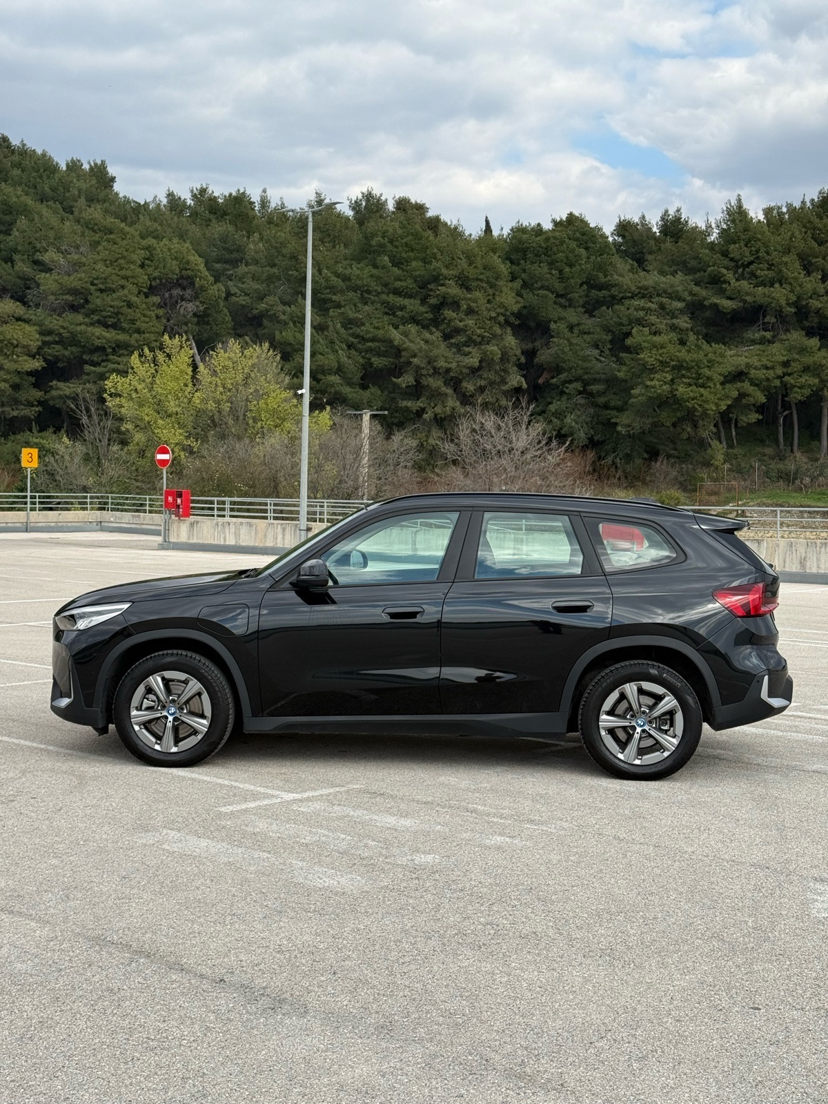 BMW X1 25e xDrive 245 KS, LED+KAM+PDC+NAV “ u sustavu pdv “, fotografija 3