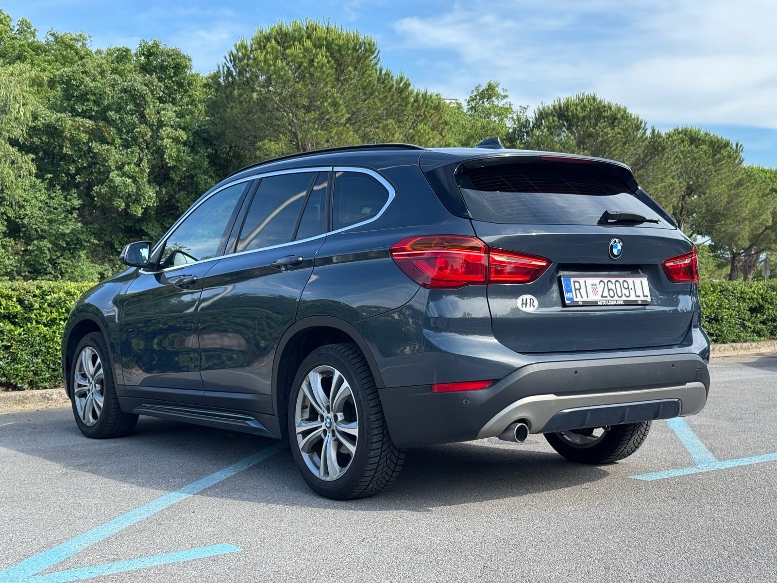 BMW X1 HEAD UP/MEMORIJA/KOŽA/GRIJANA SJEDALA/NAVIGACIJA ***FULL***, fotografija 6