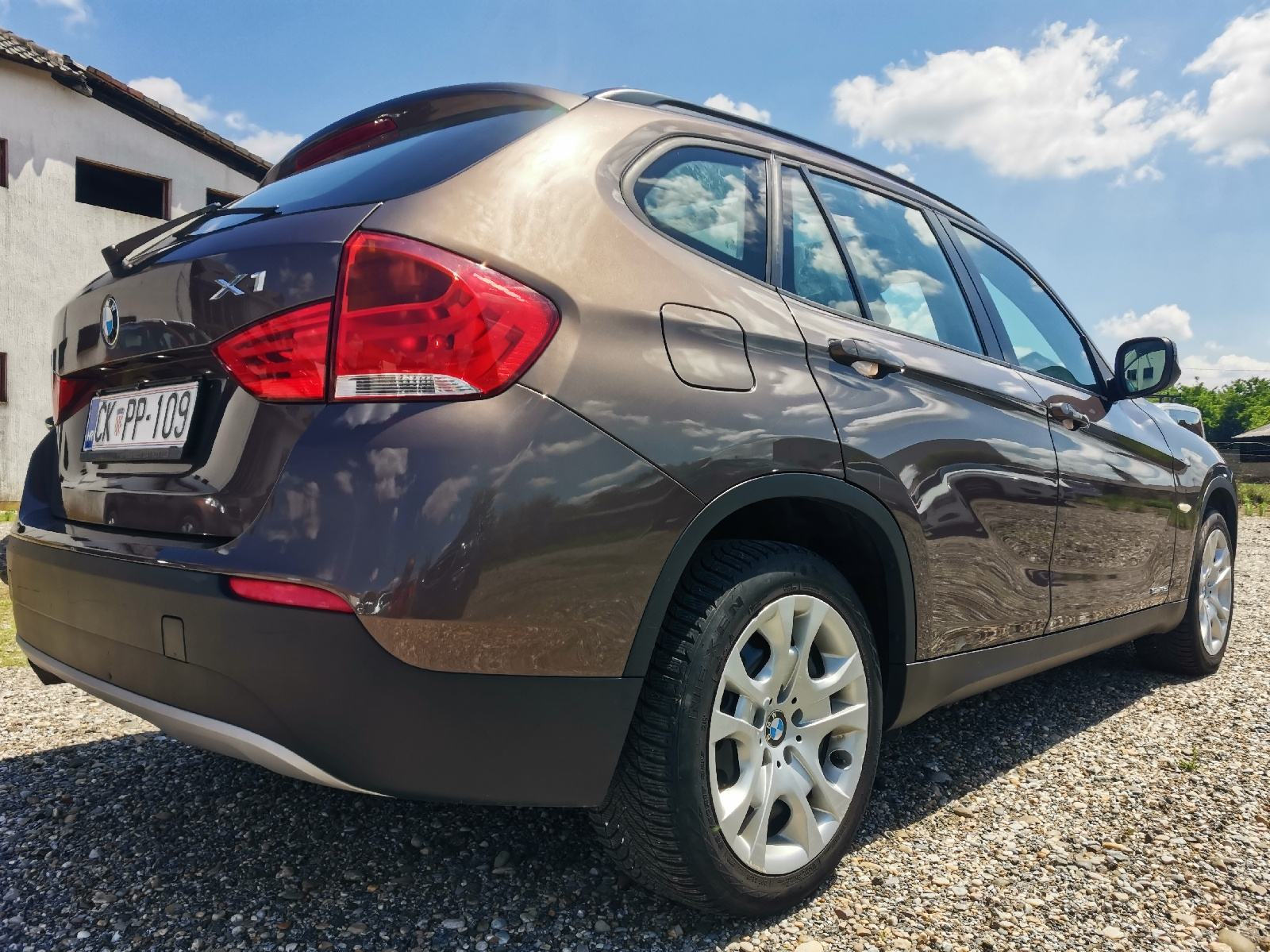 BMW X1 ODLICAN! PANORAMA-DVOZON.KLIMA-TEMPOMAT nema prijenosa, fotografija 9