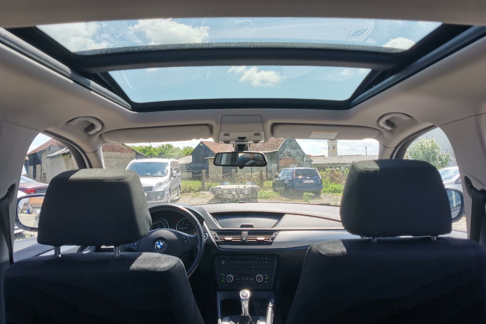 BMW X1 ODLICAN! PANORAMA-DVOZON.KLIMA-TEMPOMAT nema prijenosa, fotografija 11