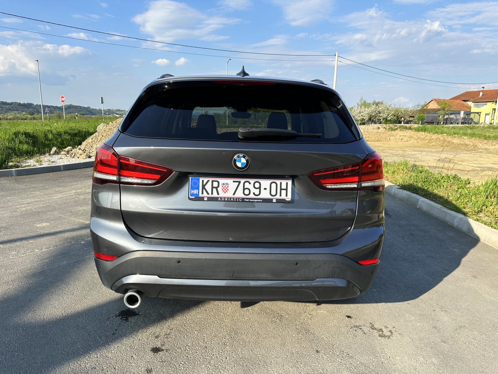 BMW X1 18i u PDV, REG. 11/26, FULL OPREMA + ŠIBER **POPUST**, fotografija 5