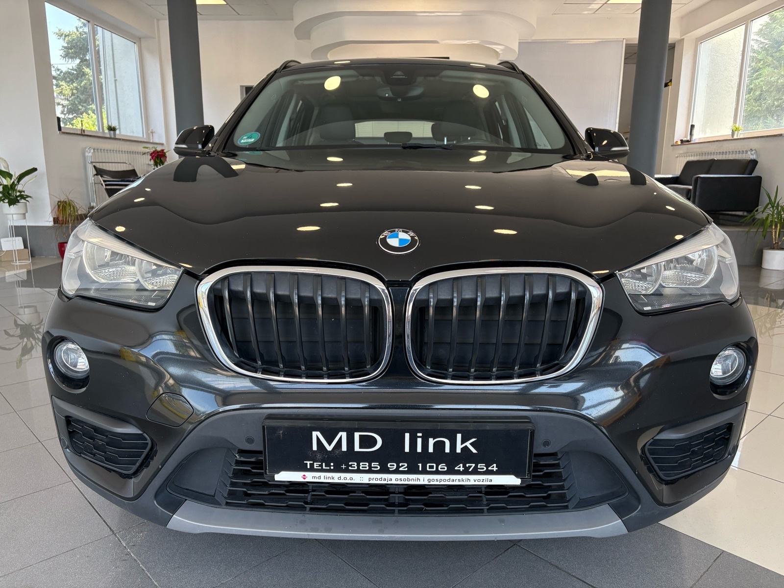 BMW X1 sDrive 18d Advantage, fotografija 2