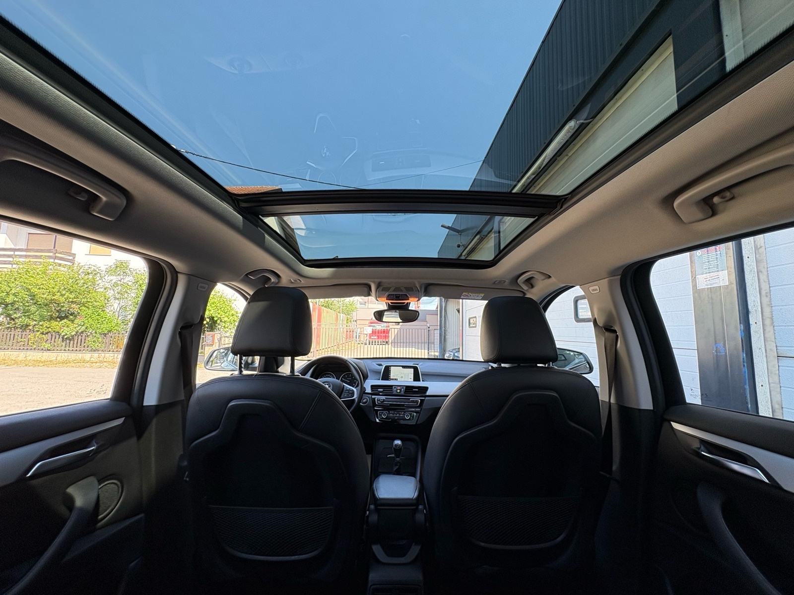 BMW X1 sDrive 18d Advantage, fotografija 10