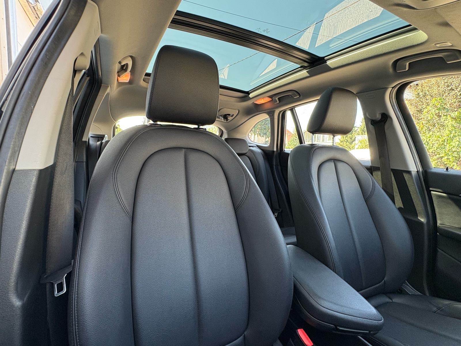 BMW X1 sDrive 18d Advantage, fotografija 12
