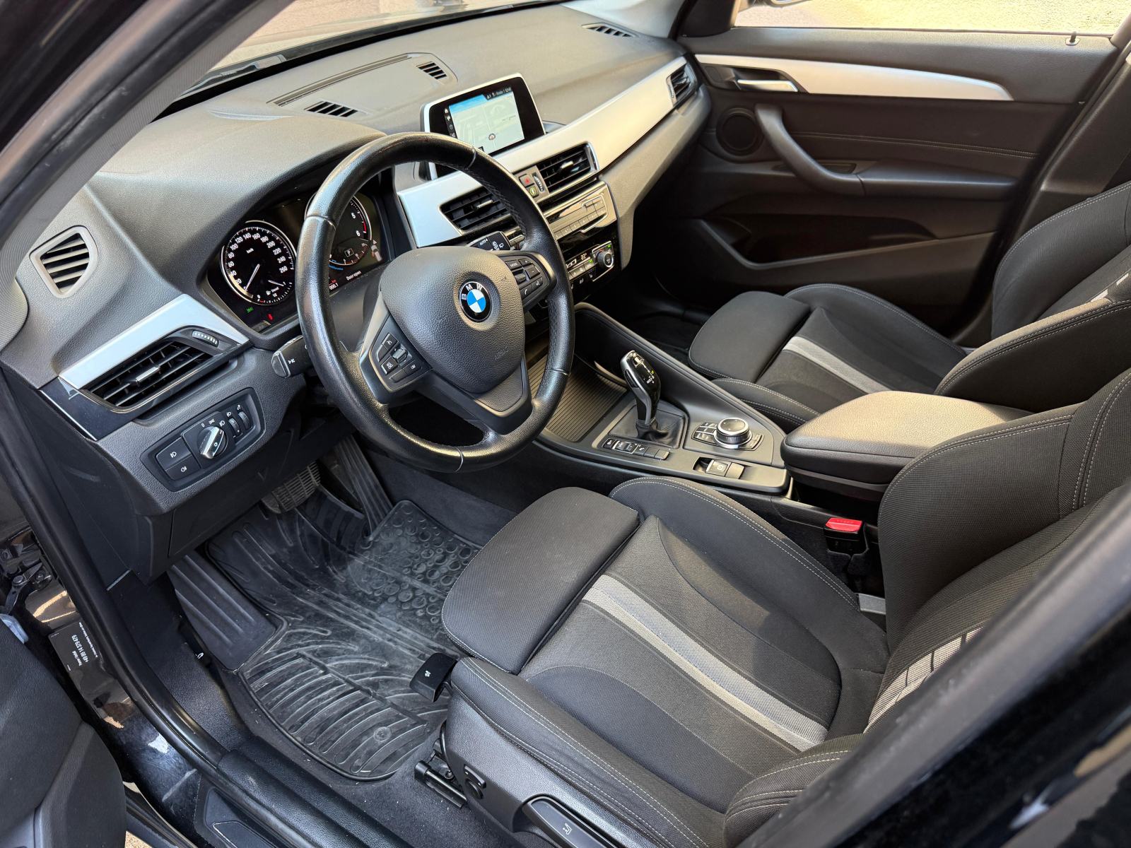 BMW X1 sDrive 18d automatik, fotografija 11