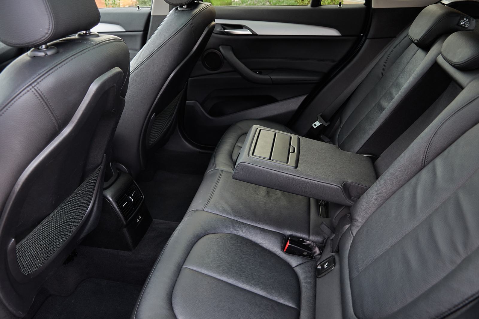 BMW X1 sDrive16d aut.-tipt. mod.2020g. LCI redizajn. Servisna knjiga., fotografija 12