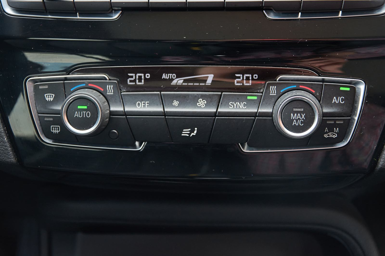 BMW X1 sDrive16d aut.-tipt. mod.2020g. LCI redizajn. Servisna knjiga., fotografija 16