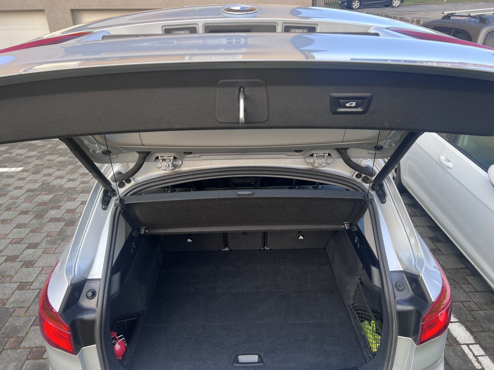 BMW X1 Automatik, LCI model redizajn 2020, veliki ekran, BMW servisna, fotografija 11