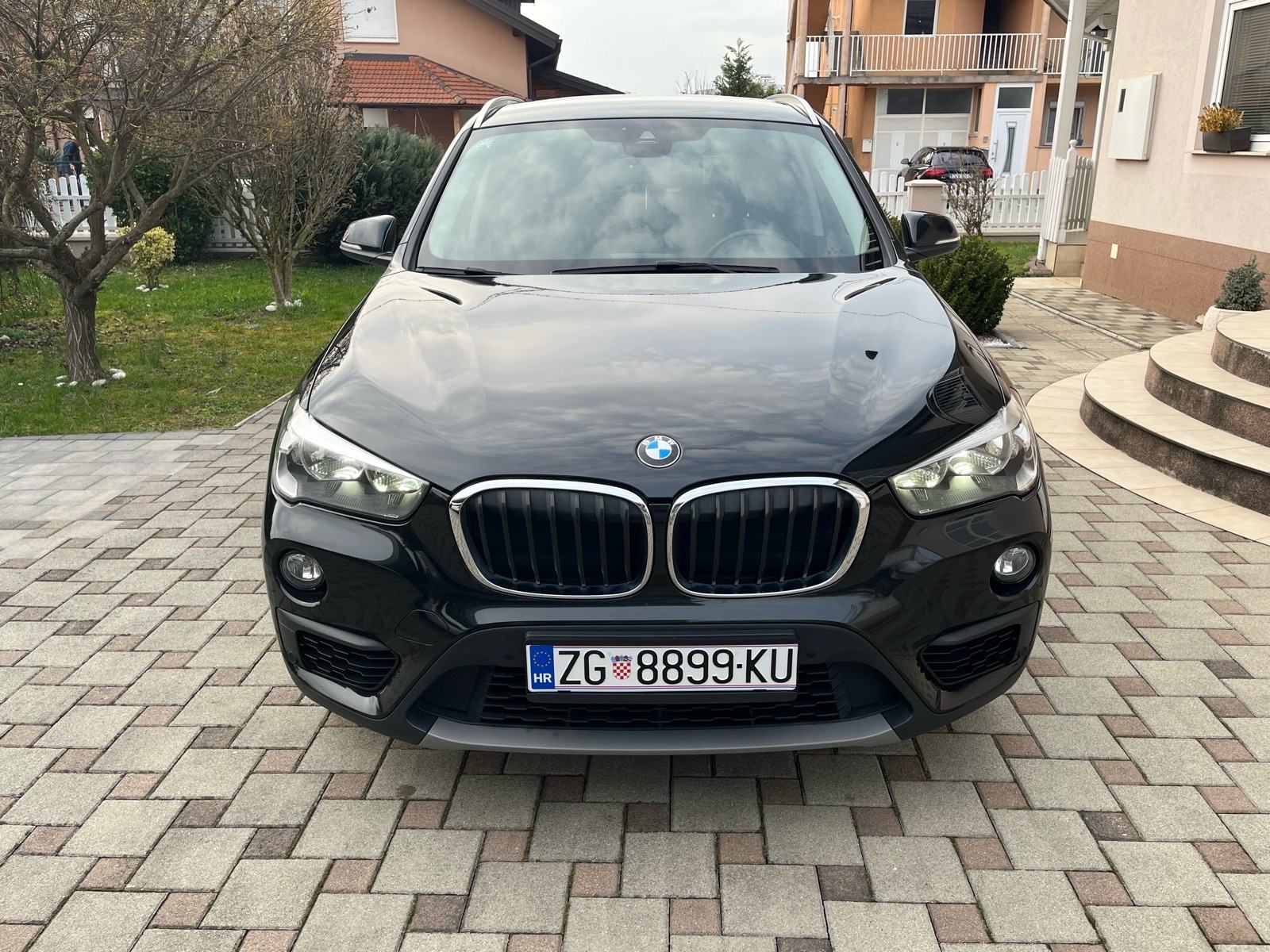 BMW X1 sDrive16d, Automatik, LCI redizajn, servisna povijest, fotografija 2