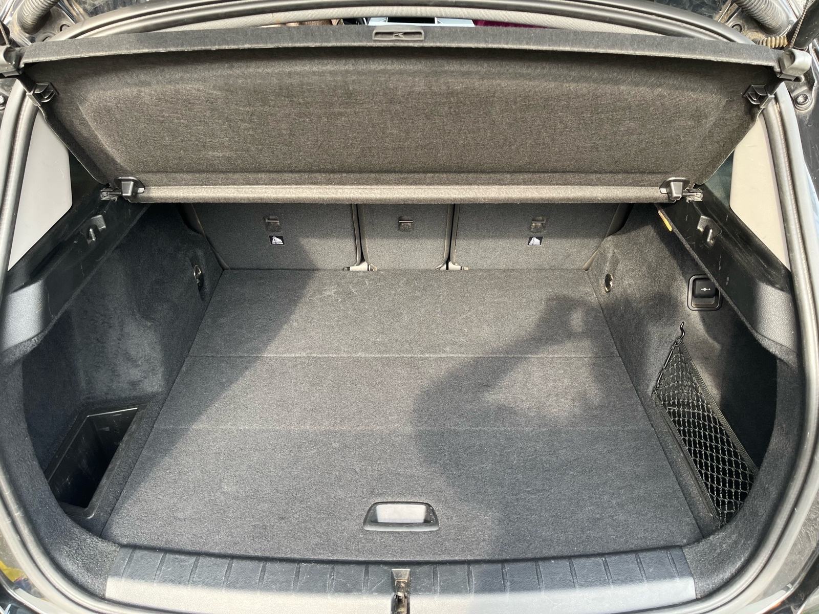 BMW X1 sDrive16d, Automatik, LCI redizajn, servisna povijest, fotografija 15