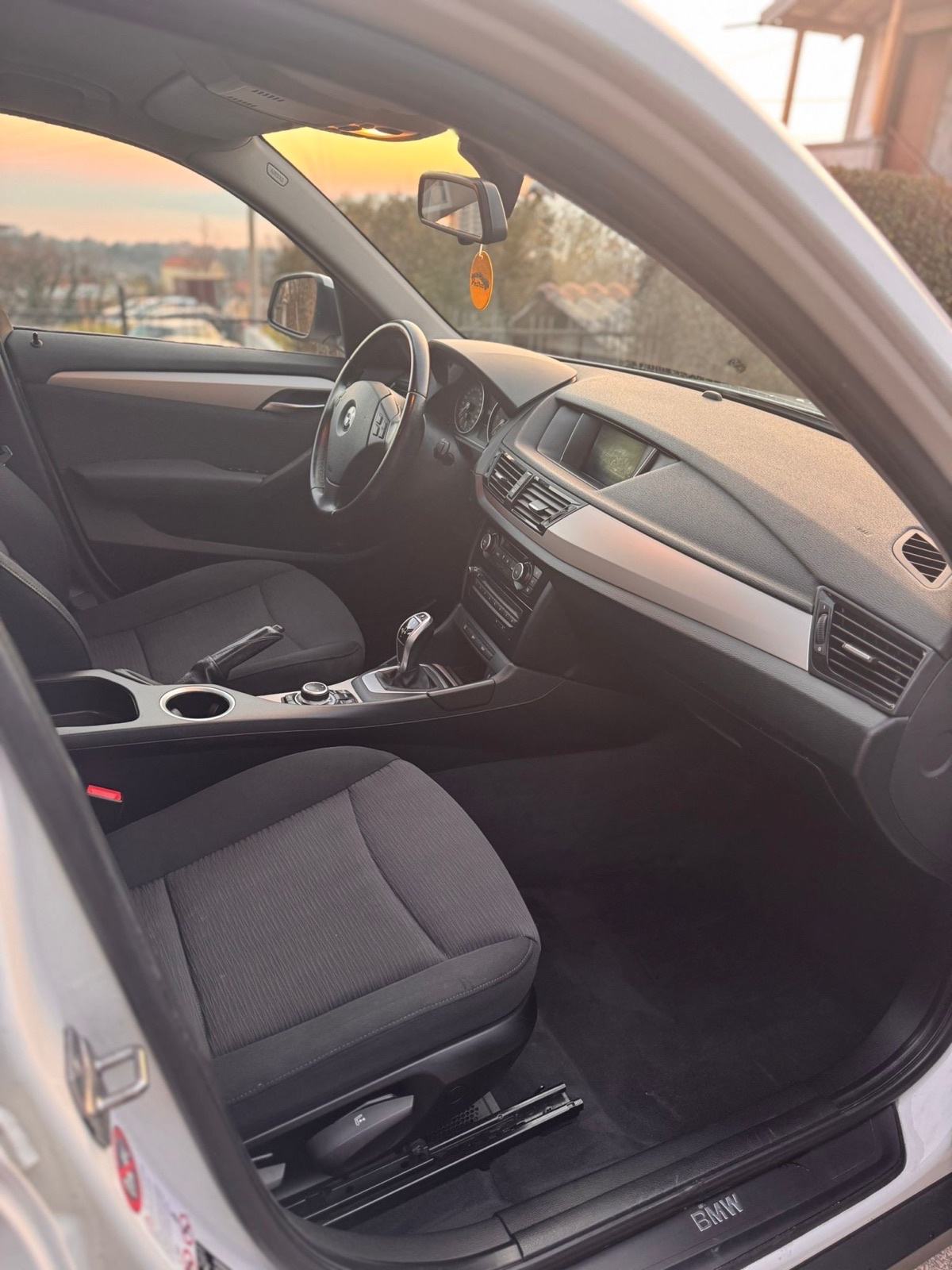 BMW X1 sDrive16d automatik, fotografija 11