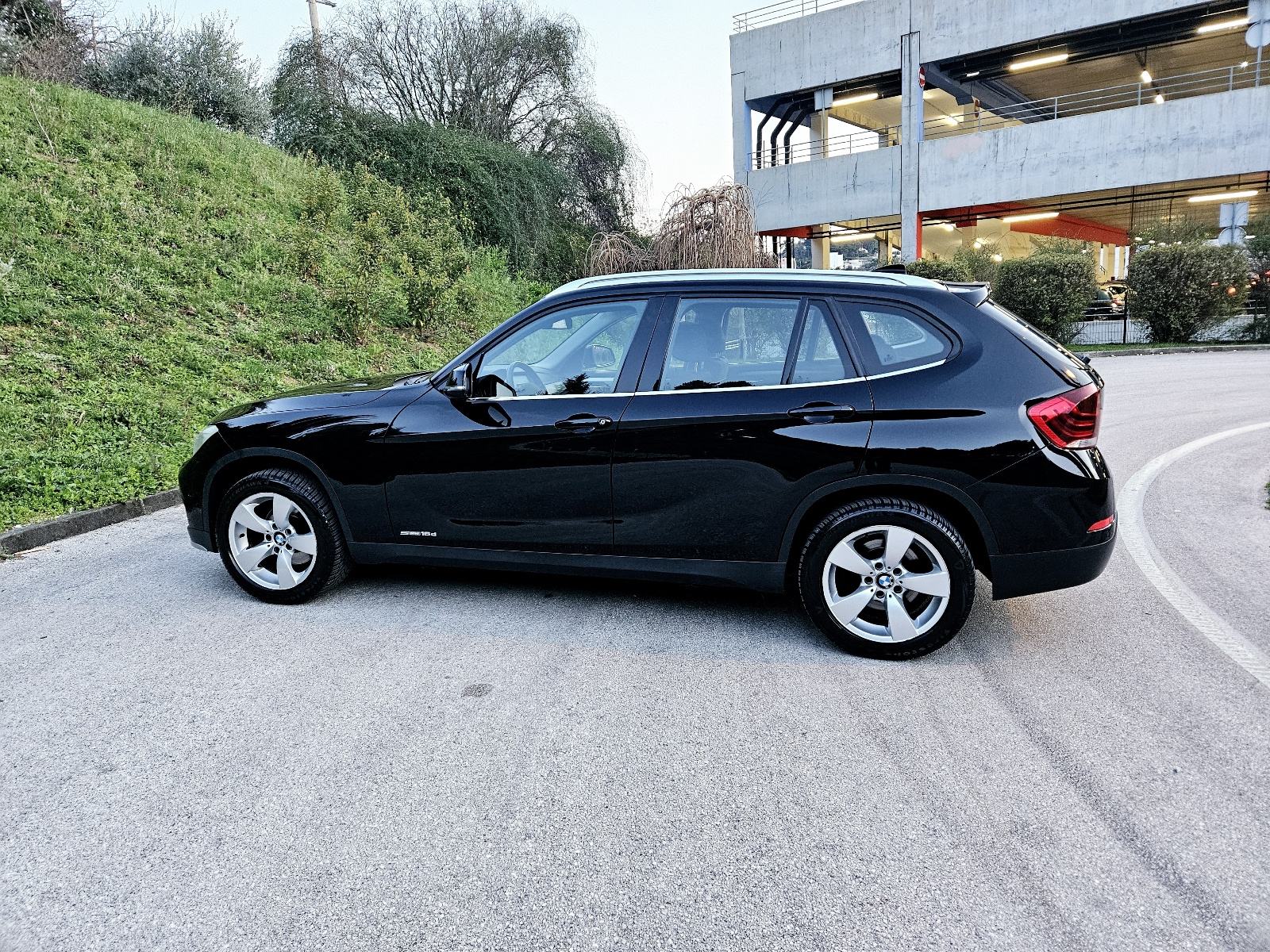 BMW X1 sDrive16d,kao nov,171000 kilometara, fotografija 4