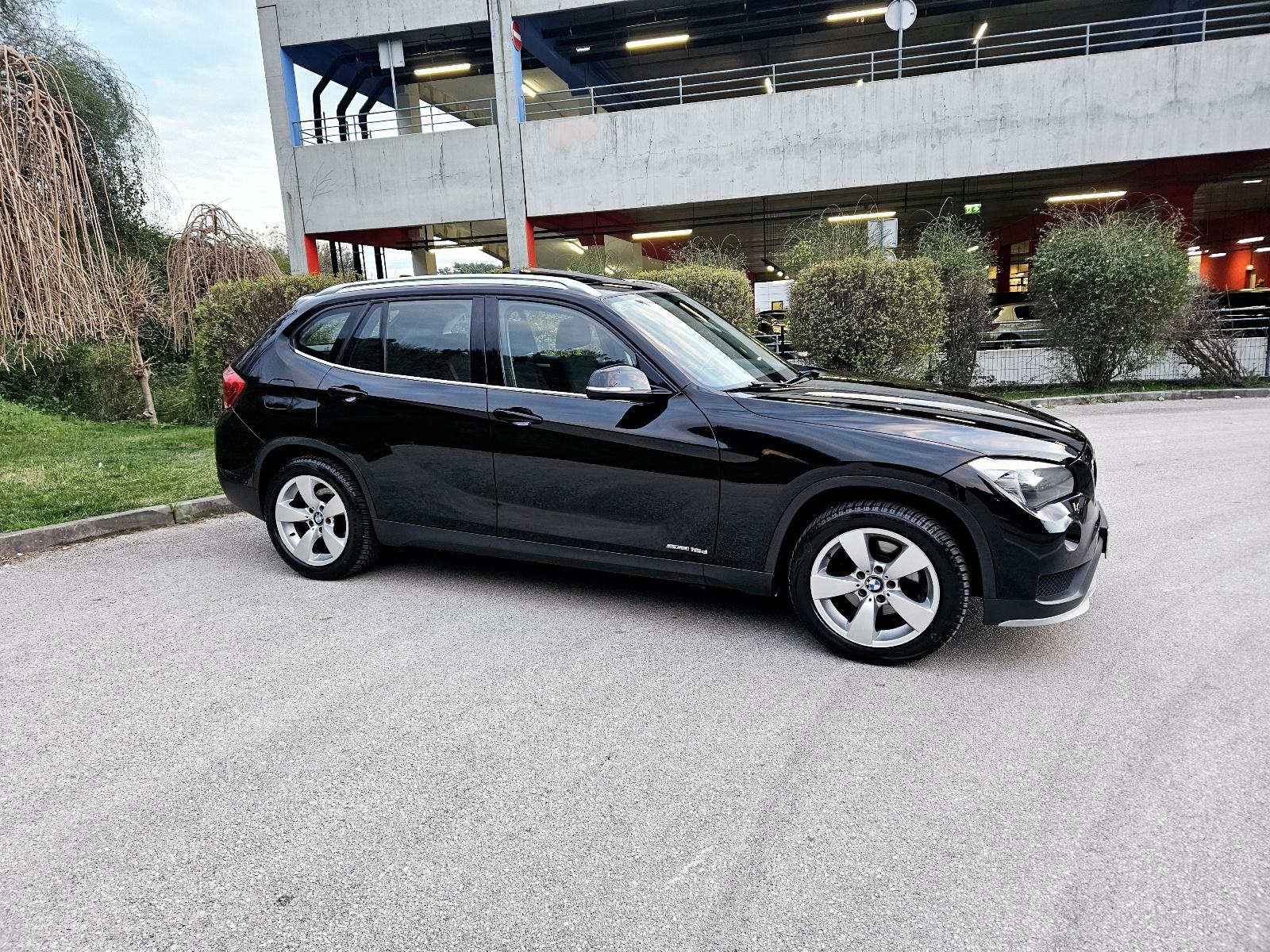 BMW X1 sDrive16d,kao nov,171000 kilometara, fotografija 9
