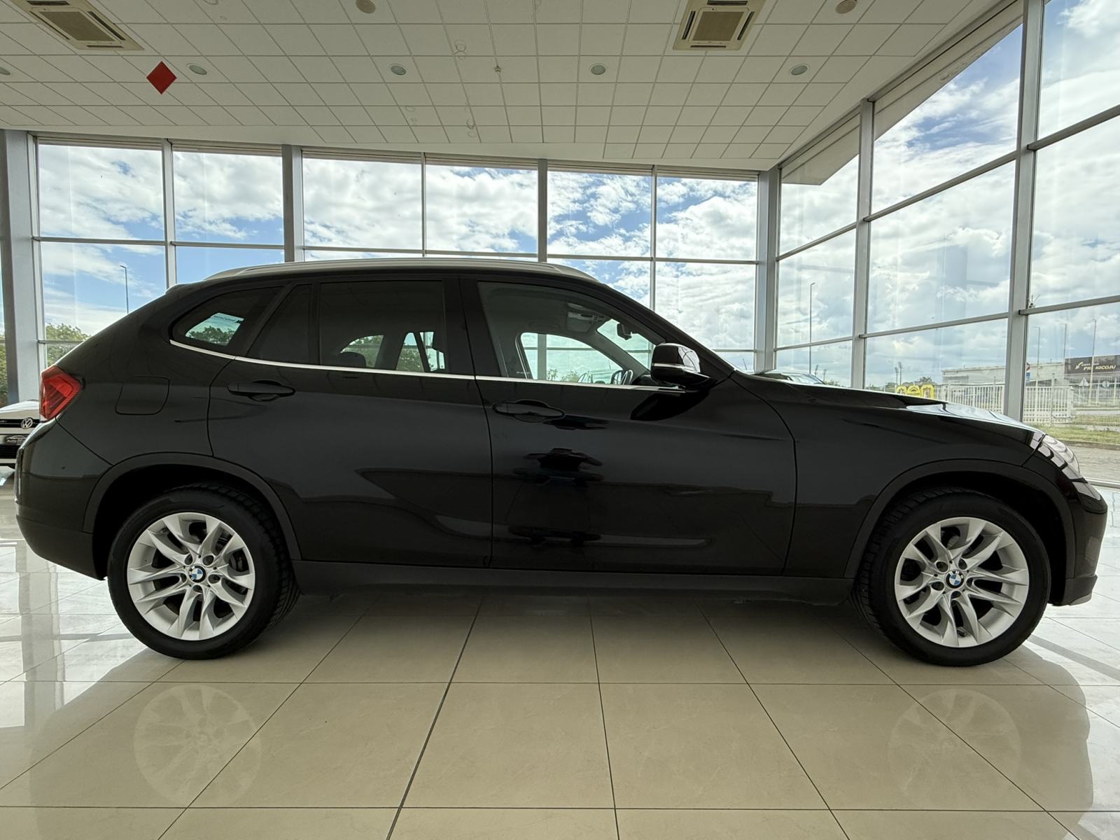 BMW X1 sDrive16d⭐️140.000km⭐️NAVI⭐️PARKING SENZORI⭐️ ALU 17⭐️GARANCIJA, fotografija 10