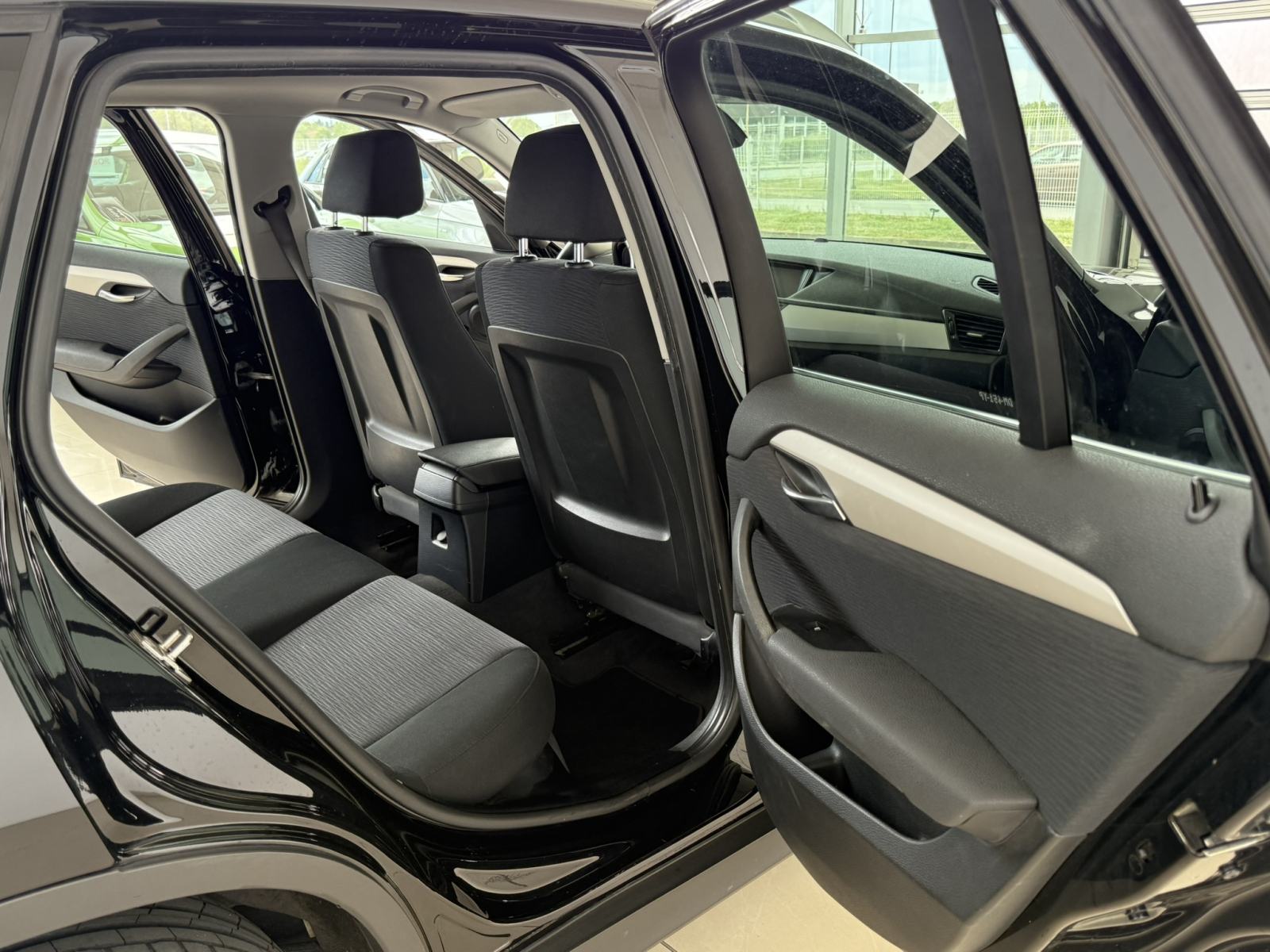 BMW X1 sDrive16d⭐️140.000km⭐️NAVI⭐️PARKING SENZORI⭐️ ALU 17⭐️GARANCIJA, fotografija 19