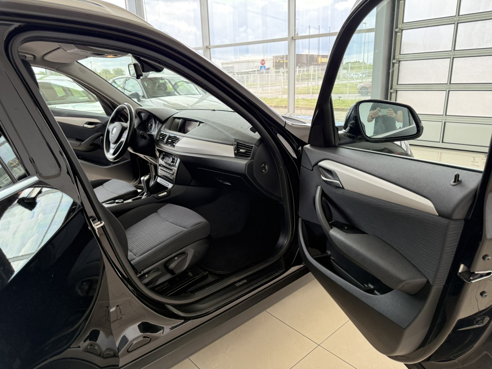 BMW X1 sDrive16d⭐️140.000km⭐️NAVI⭐️PARKING SENZORI⭐️ ALU 17⭐️GARANCIJA, fotografija 16