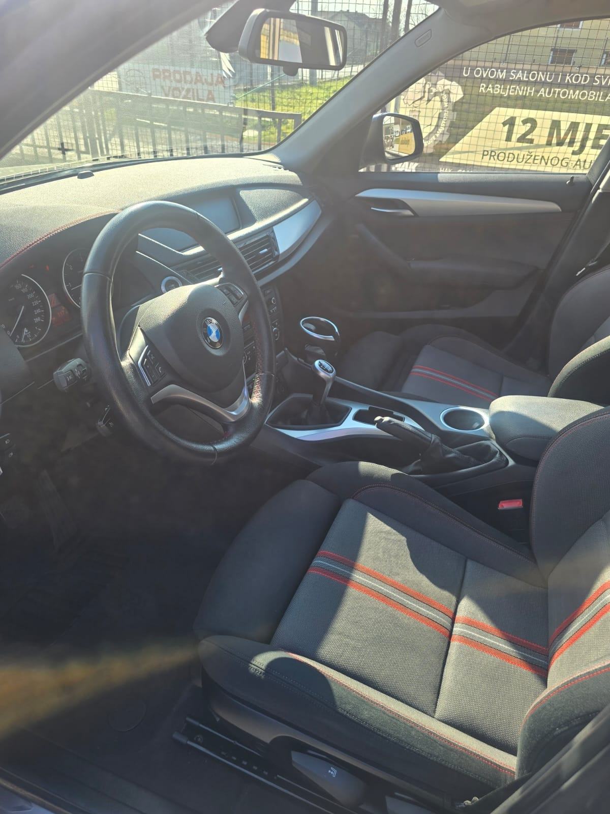 BMW X1 sDrive16d, fotografija 8