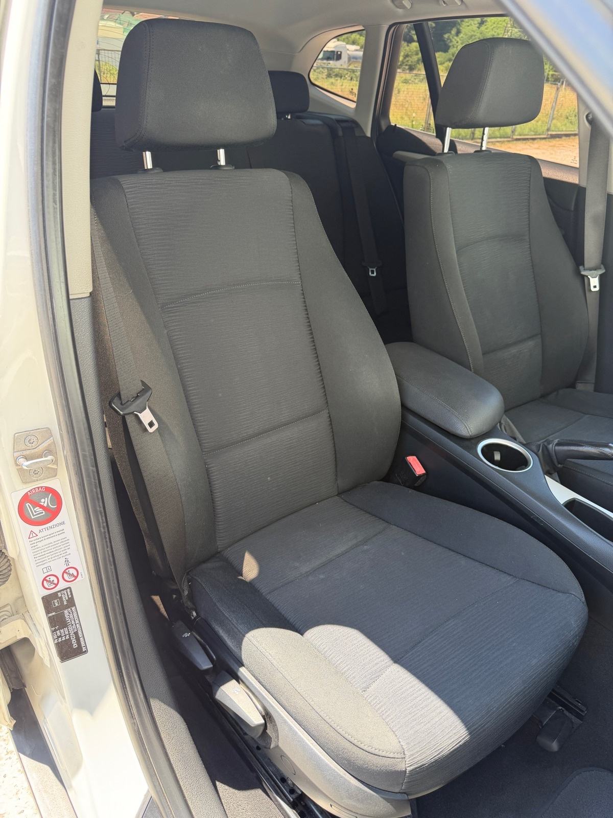BMW X1 sDrive16d, fotografija 13