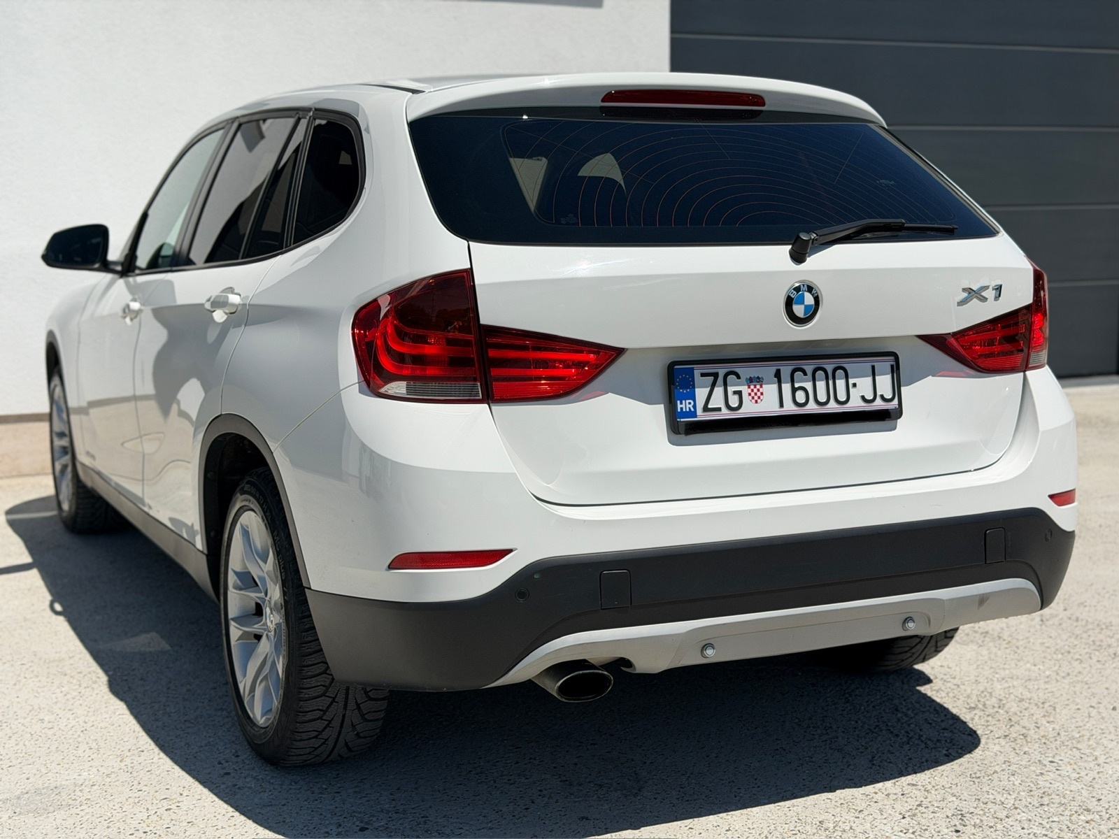 BMW X1 sDrive16d, fotografija 5