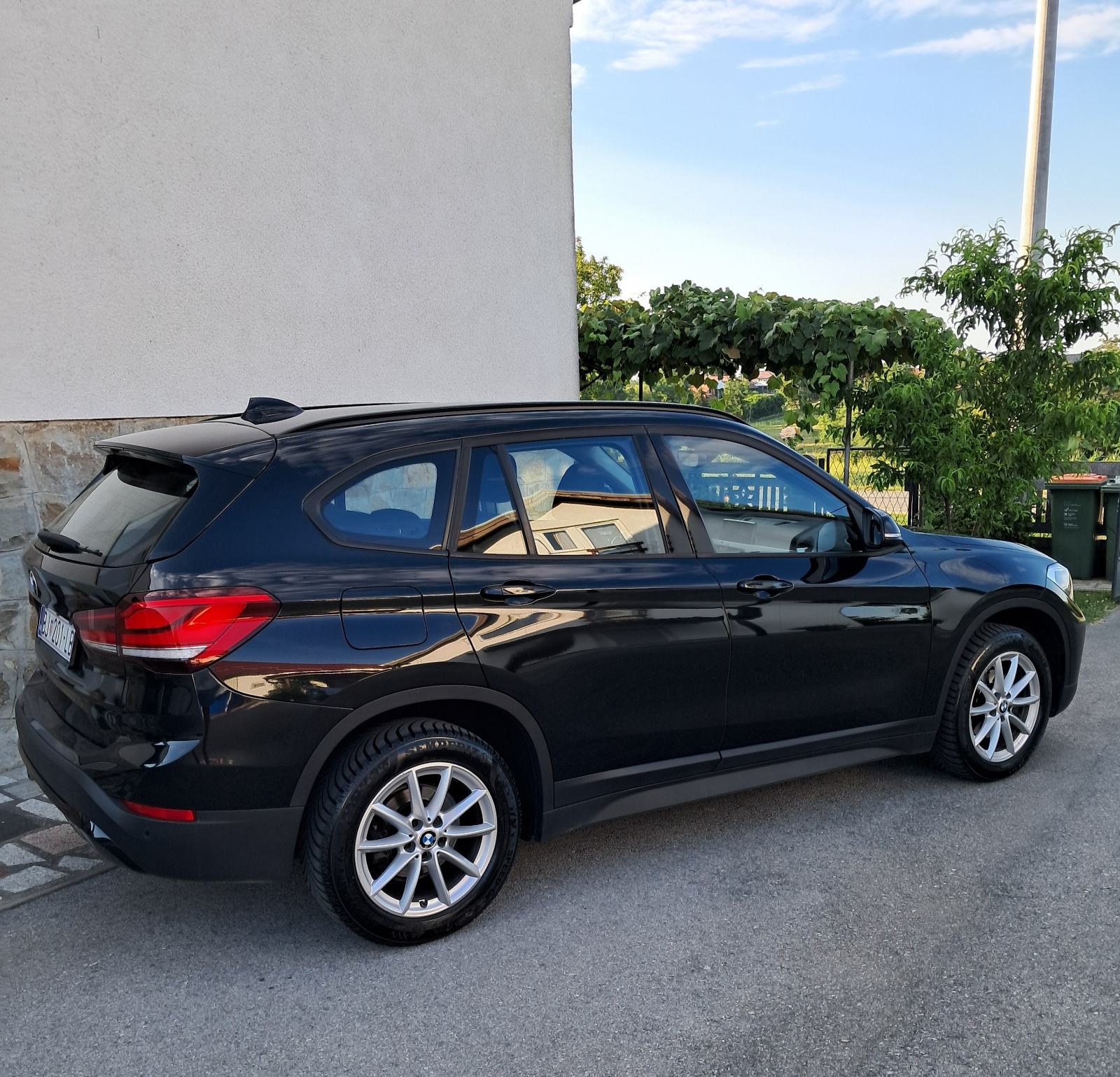 BMW X1 sDrive16d, nove gume,NAVI-LED-Registriran 1 god., fotografija 11