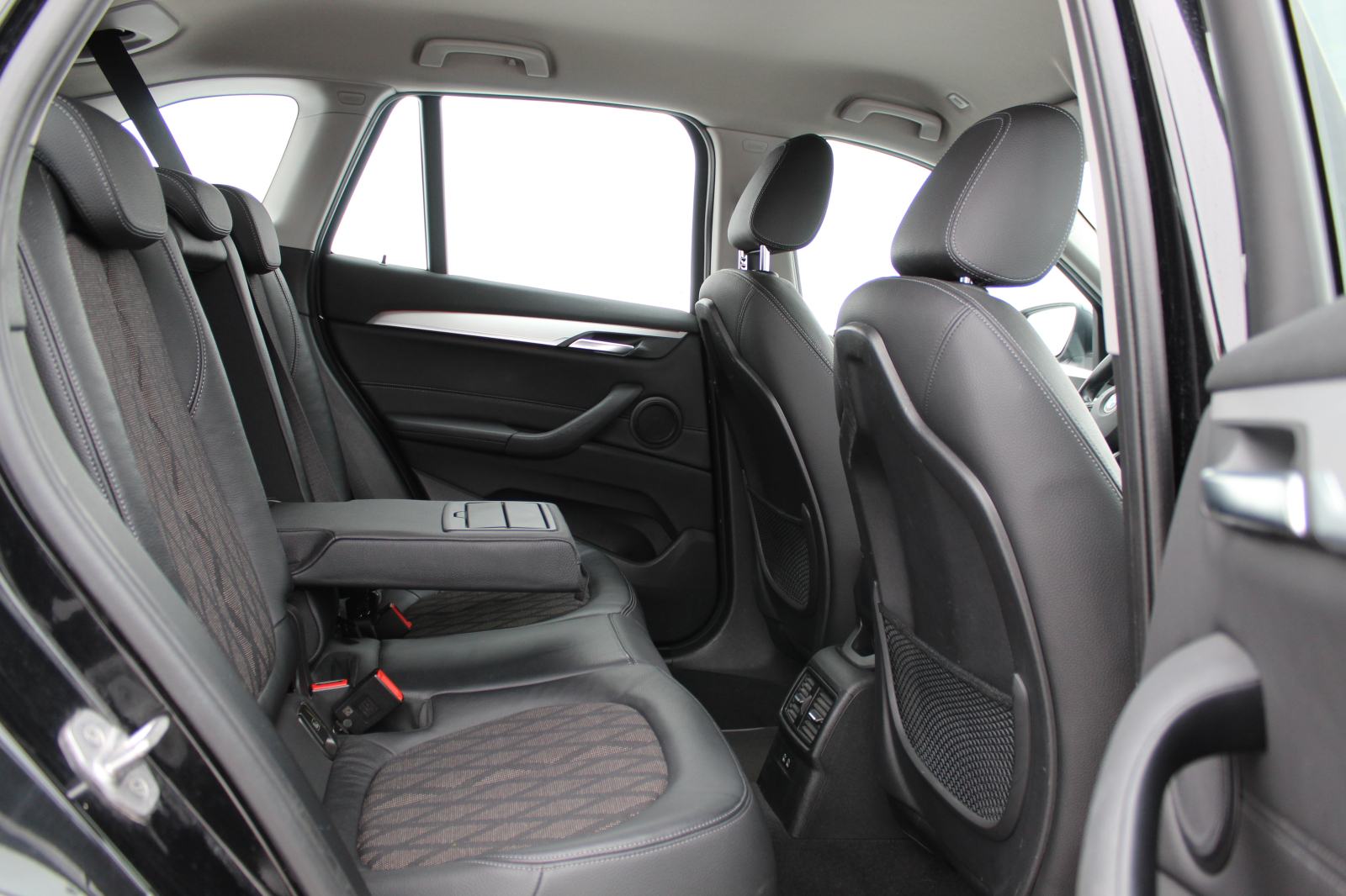 BMW X1 sDrive16d xLine-LEASING BEZ UČEŠĆA!, fotografija 13