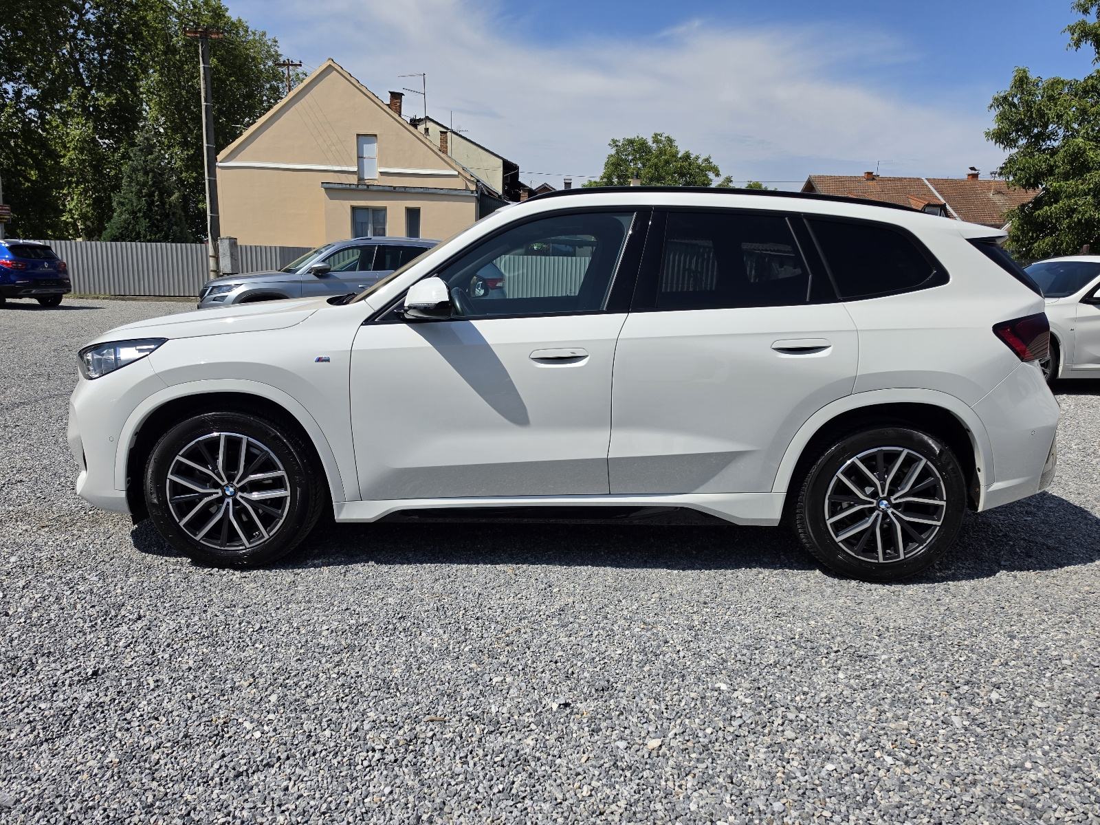 BMW X1 sDrive18d 49TKM,SERV.,NAVI.,MATRIX,ALU.,PDC,KAM.,VIRT., M SPORT, fotografija 2