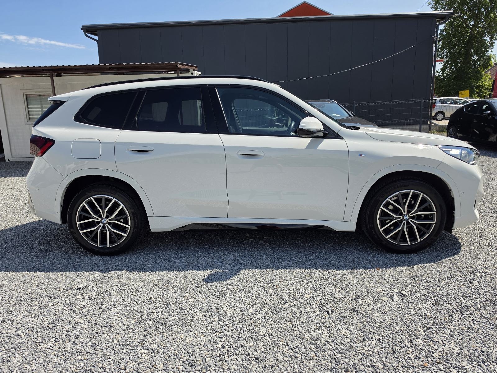 BMW X1 sDrive18d 49TKM,SERV.,NAVI.,MATRIX,ALU.,PDC,KAM.,VIRT., M SPORT, fotografija 6