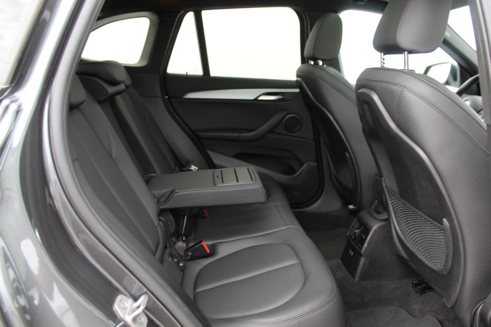 BMW X1 sDrive18d Advantage Aut., fotografija 13