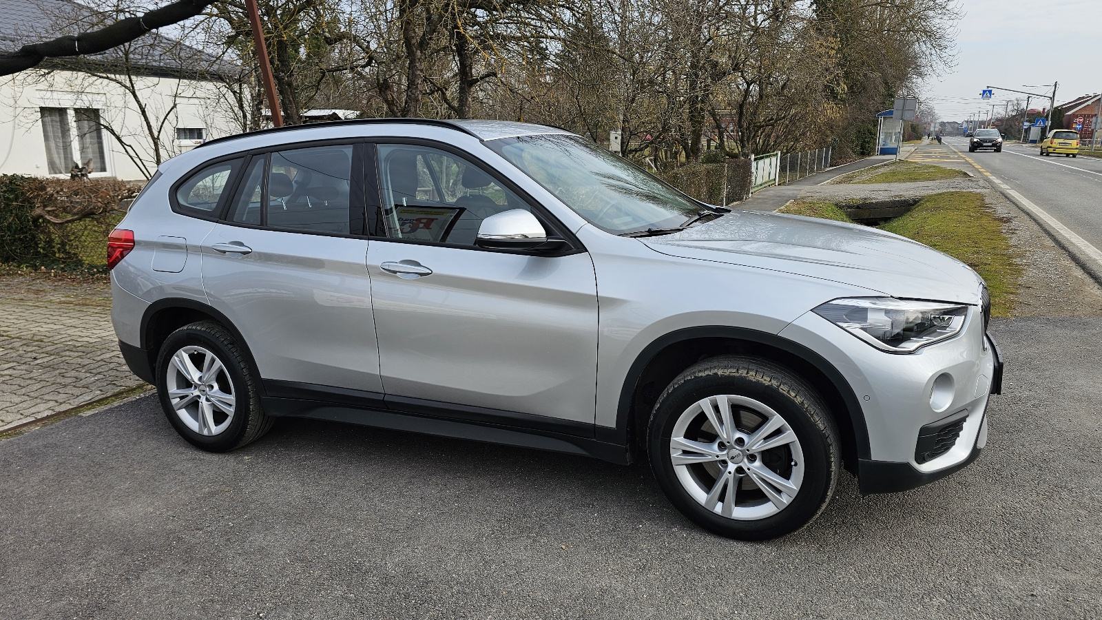 BMW X1 sDrive18d Advantage,Led,navi, fotografija 3