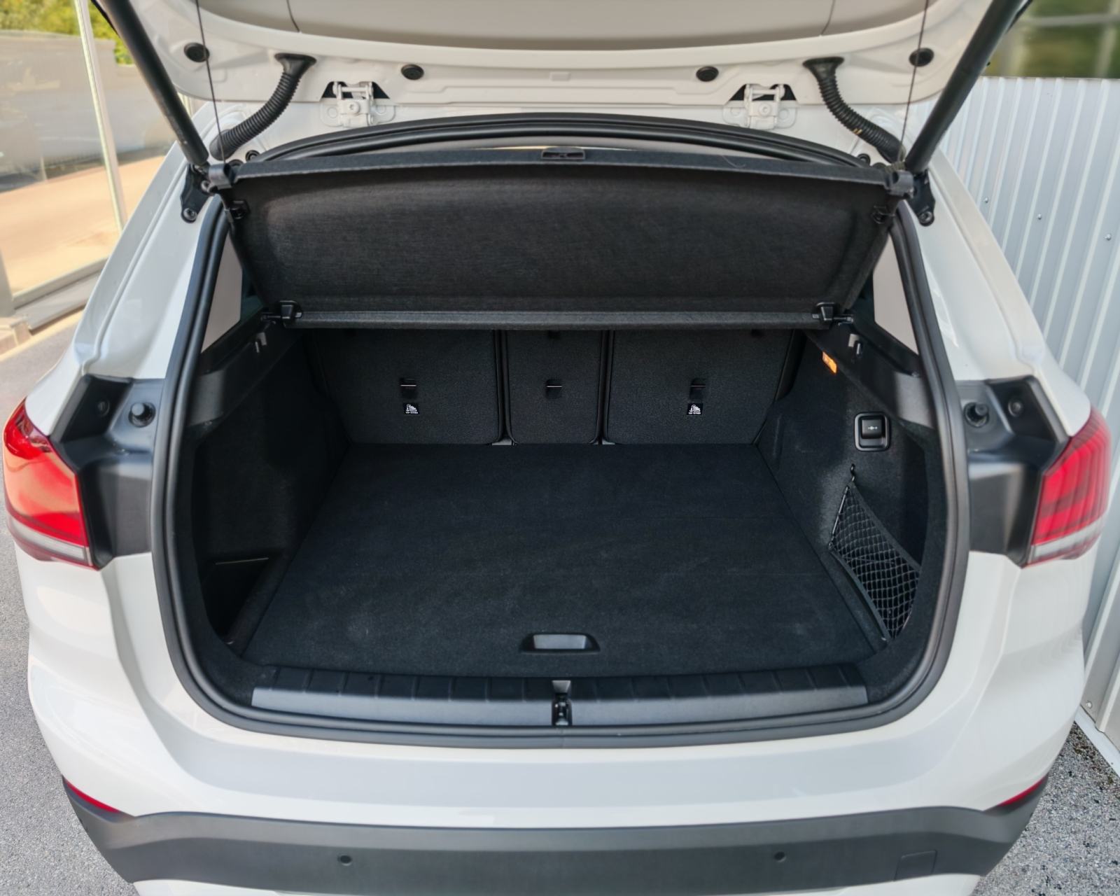 BMW X1 sDrive18d Advantage, fotografija 8