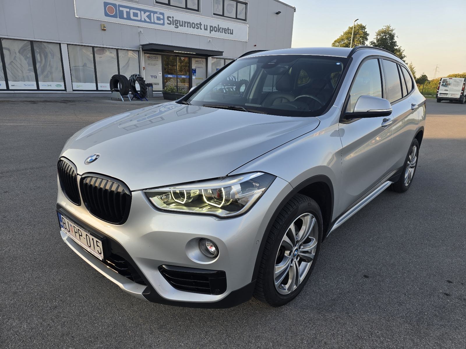 BMW X1 sDrive18d automatik 2018.godina, fotografija 1