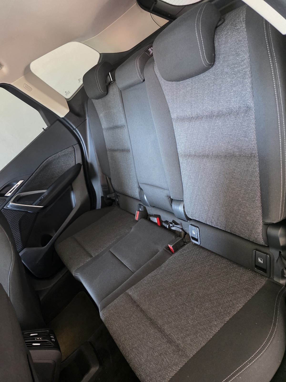 BMW X1 sDrive 18d 2023 god* Virtual* Full led*kamera 360 Ambient light, fotografija 19