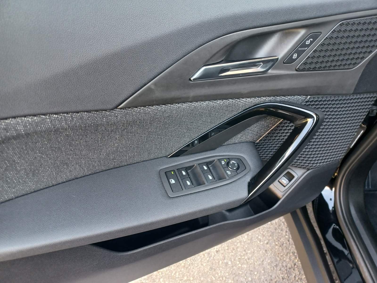 BMW X1 sDrive18d automatik 2023.godina, fotografija 4