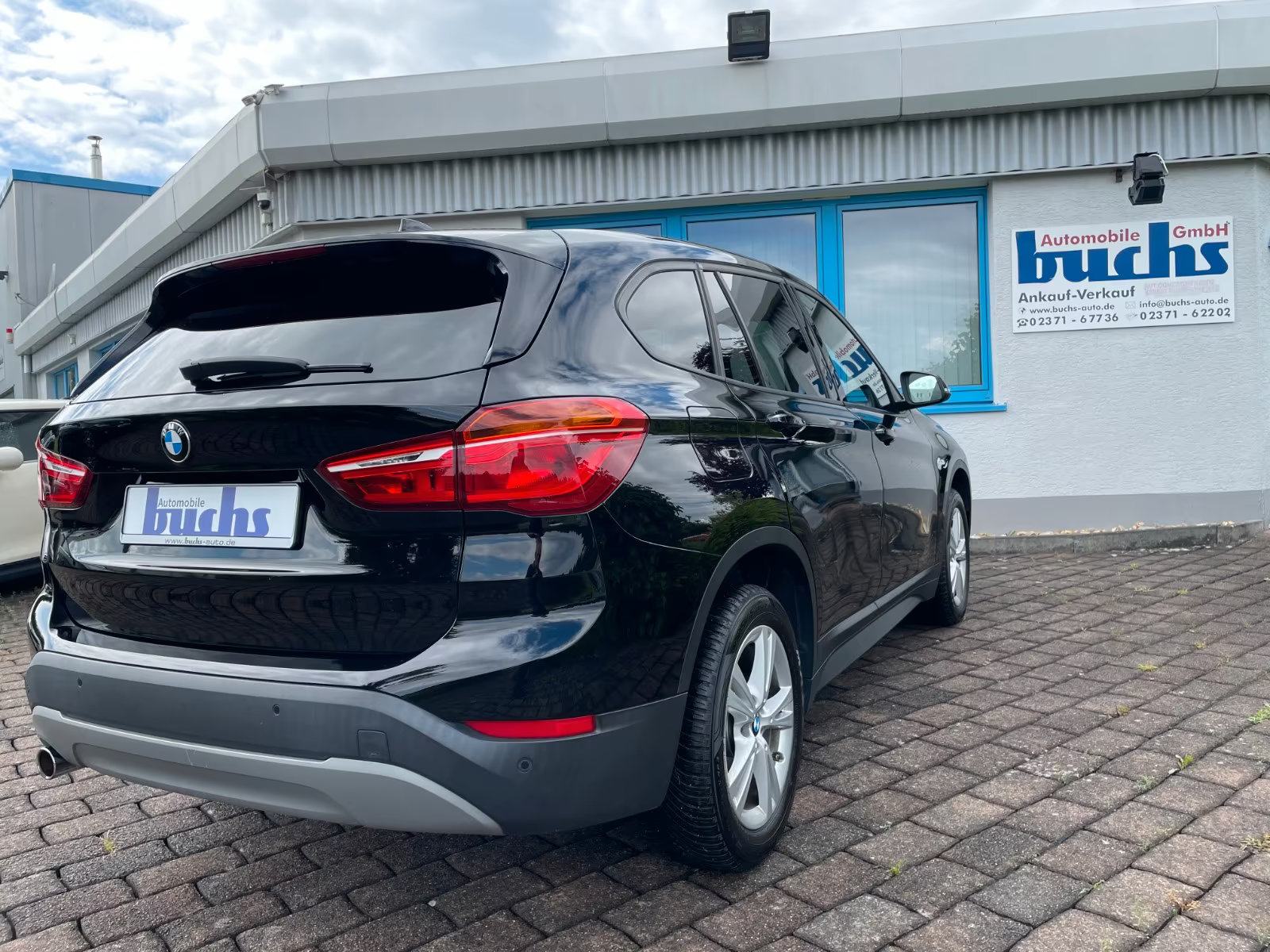 BMW X1 sDrive18d automatik navi gr.sj. PDCx2 cjelogodišnje gume, fotografija 4