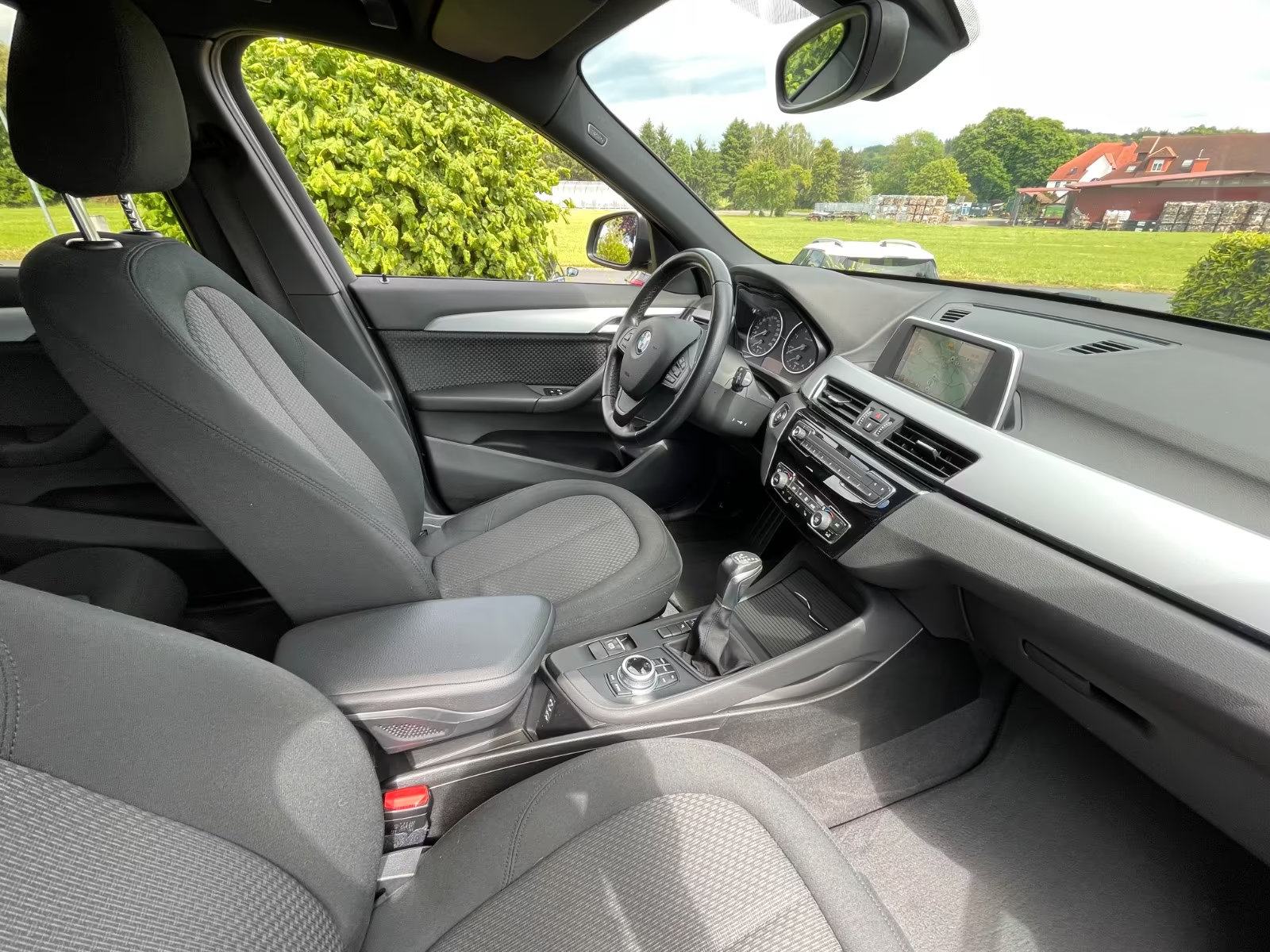 BMW X1 sDrive18d automatik navi gr.sj. PDCx2 cjelogodišnje gume, fotografija 15