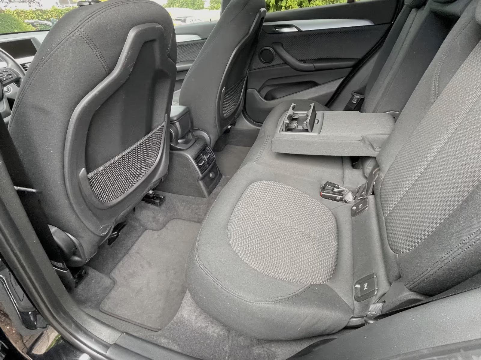 BMW X1 sDrive18d automatik navi gr.sj. PDCx2 cjelogodišnje gume, fotografija 10