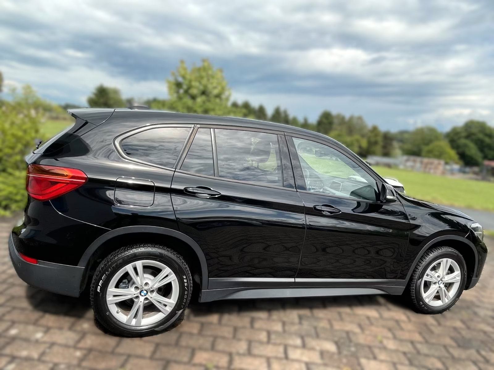 BMW X1 sDrive18d automatik navi gr.sj. PDCx2 cjelogodišnje gume, fotografija 13
