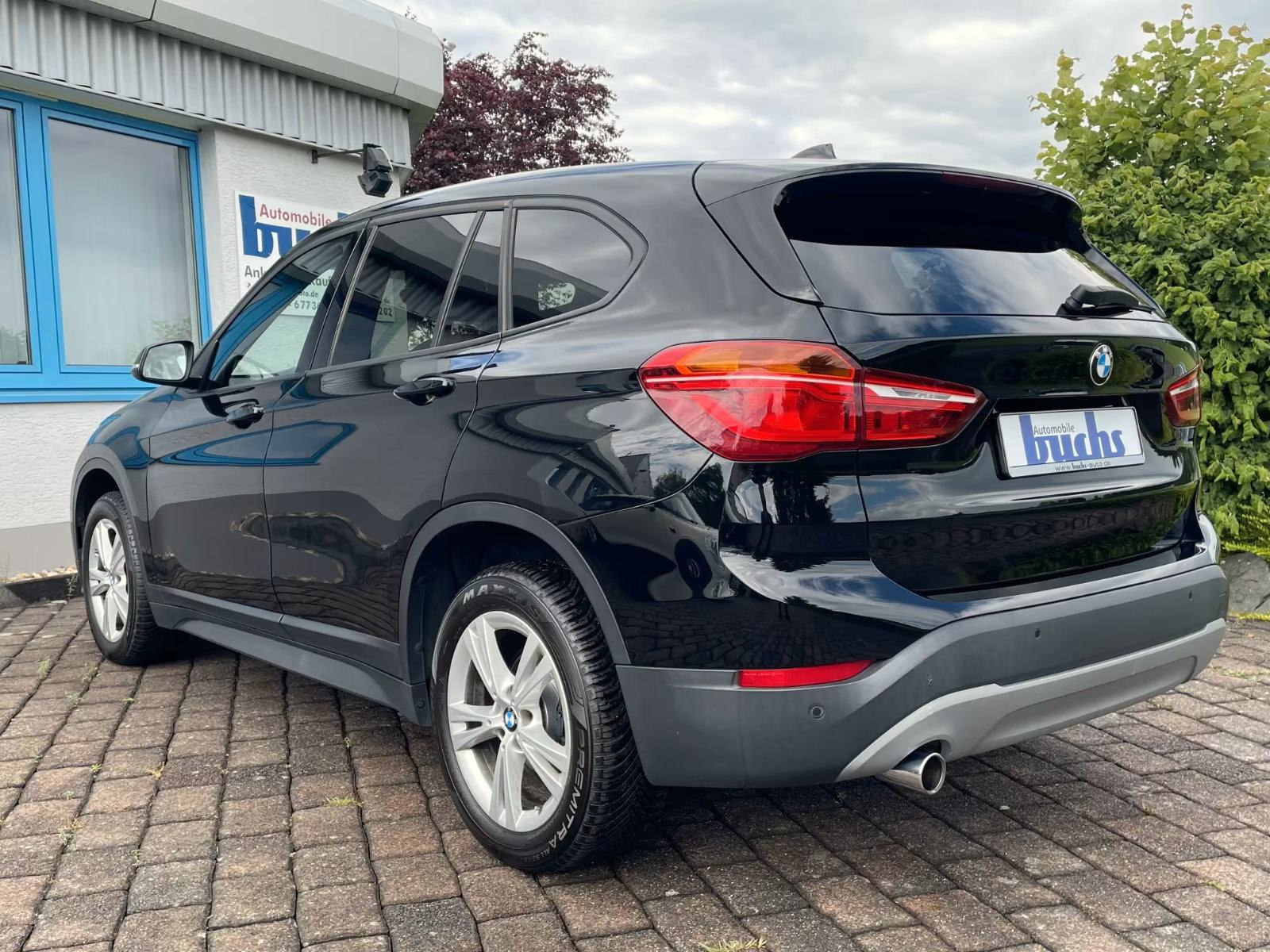 BMW X1 sDrive18d automatik navi gr.sj. PDCx2 cjelogodišnje gume, fotografija 2