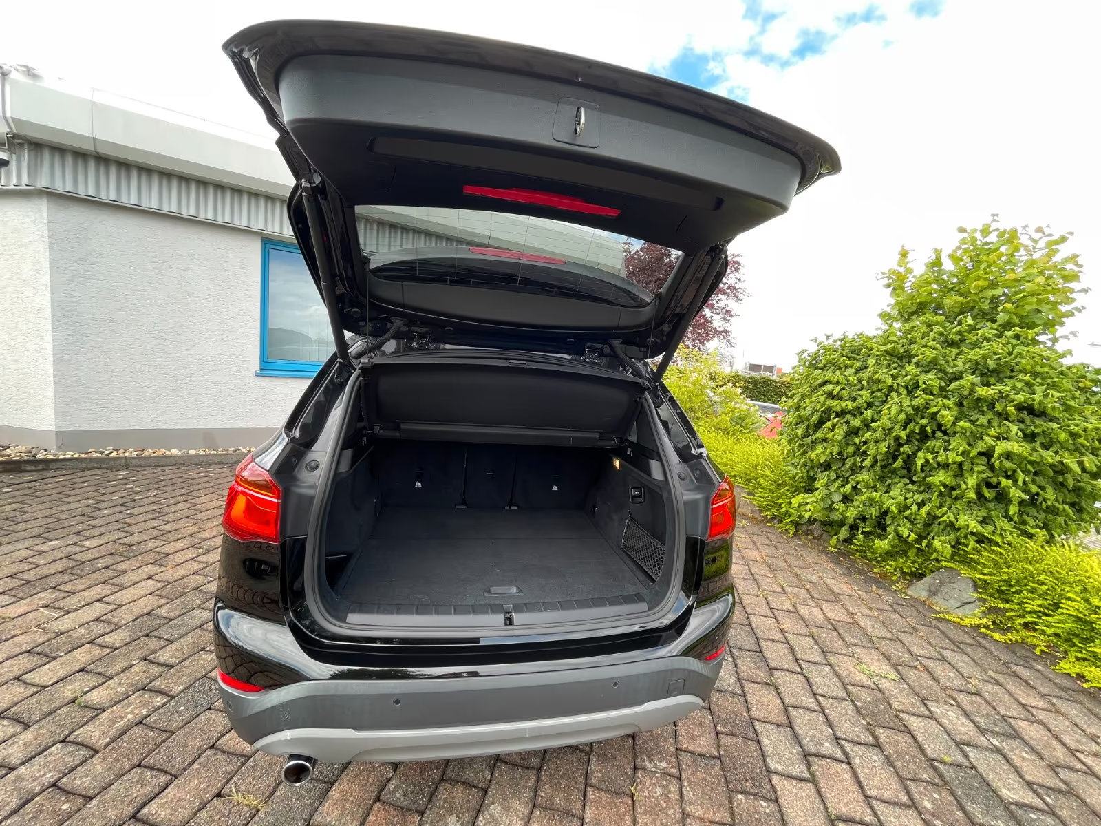 BMW X1 sDrive18d automatik navi gr.sj. PDCx2 cjelogodišnje gume, fotografija 11